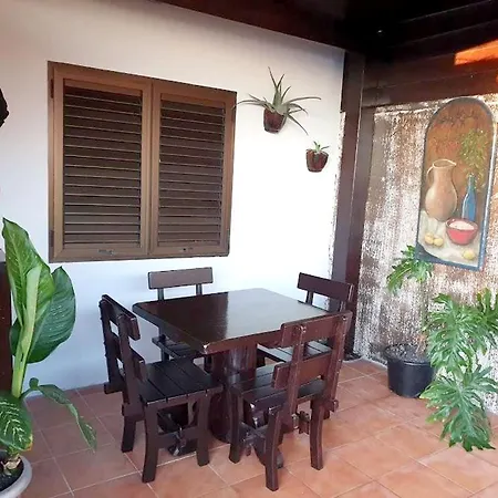 Casa vacanze 2 Bedrooms House With Sea View Private Pool And Enclosed Garden At Tinajo Tinajo