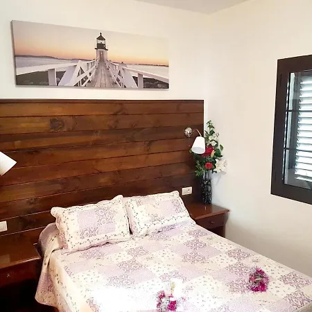 2 Bedrooms House With Sea View Private Pool And Enclosed Garden At Tinajo Casa vacanze